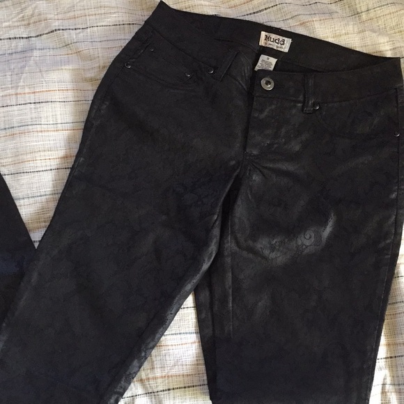 Black Flower Pants Size 9 - Picture 3 of 13